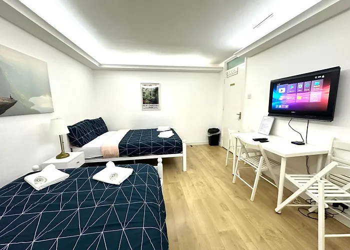 Laburnum House-Comfortable Rooms Near City Of London